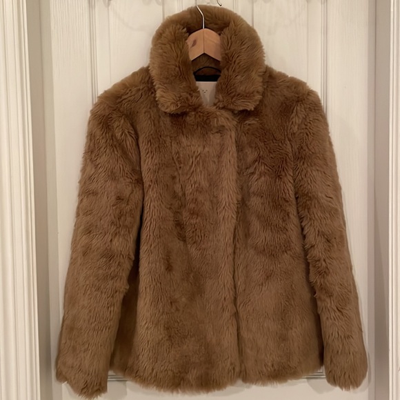 (SOLD) Aritzia - Sunday Best faux fur coat - Picture 3 of 6